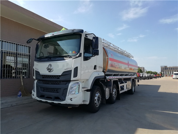 15噸柳汽三軸鋁合金運油車